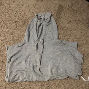 Sleeveless hooded shirt